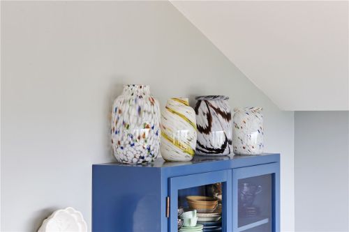 HAY Splash Vase M H: 22,5 cm – Rollkragen/Weißer Punkt