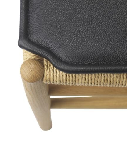 FDB Furniture R5 Nøje Kissen für J80/J81 40x50 cm - Schwarzes Leder