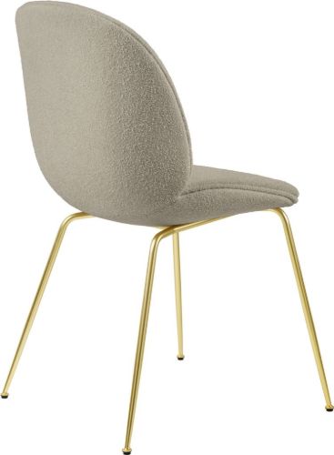 GUBI Beetle Esszimmerstuhl, vollständig gepolstert, helles Bouclé, SH: 45 – Messing/008