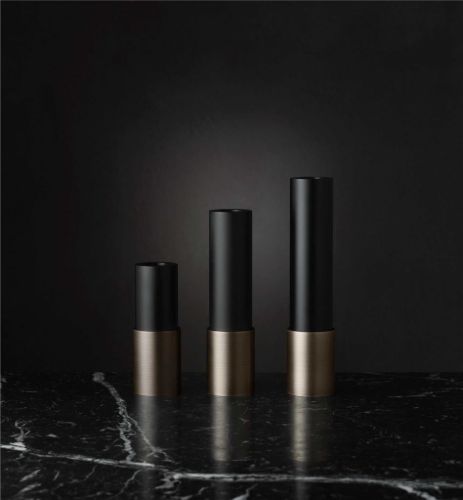 GUBI Space Candlestick Kerzenständer H: 12 cm - Antikmessing