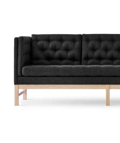 Fredericia Furniture Erik Jørgensen EJ 315-3 3 Pers. Sofa L: 210 cm – Mood 2104 Schwarz/Seifenbehandelte Eiche