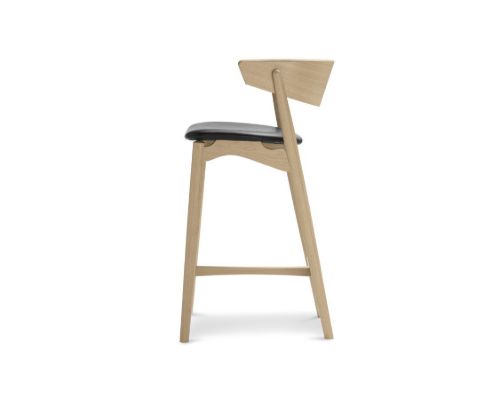 Sibast Furniture No 7 Barhocker SH: 65 cm – Seifeneiche / Schwarzes Leder