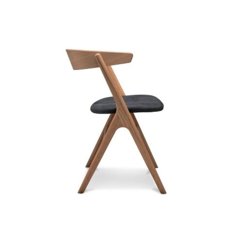 Sibast Furniture No 9 Esszimmerstuhl SH: 45 – Seifeneiche/Massivschwarz
