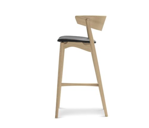 Sibast Furniture No 7 Barhocker SH: 75 cm – Seifeneiche/Schwarzes Leder