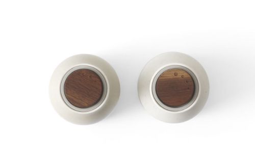 Audo Copenhagen Bottle Grinder Keramik 2er-Pack - Sand/Walnuss