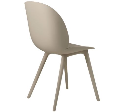 GUBI Beetle Outdoor-Esszimmerstuhl SH: 45 cm – New Beige