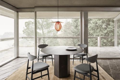 GUBI Epic Esstisch Ø: 130 cm – Misty Grey Steel