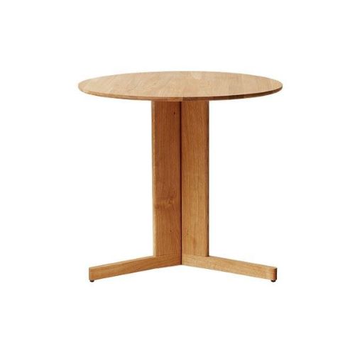 Form & Refine Trefoil Round Table Ø: 75 cm - Oiled Oak