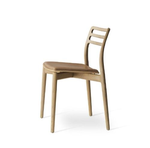 Vipp 481 Cabin Chair SH: 45,5 cm - Light Oak w/ Sand Leather