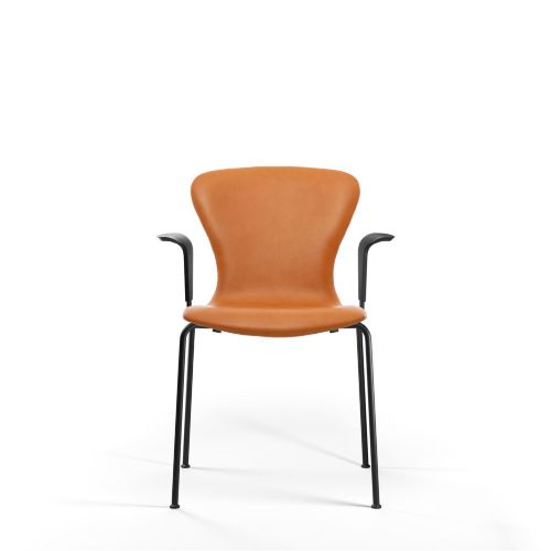 Bruunmunch PLAYchair Tube Fully Upholstered w. Armrest SH: 45 cm - Black/Cognac Hero Leather