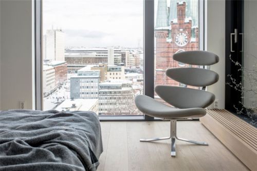 Fredericia Furniture 5000 Corona Sessel m. Drehfuß SH: 42 cm - Omni 301 Schwarzes Leder/Gebürstetes Chrom
