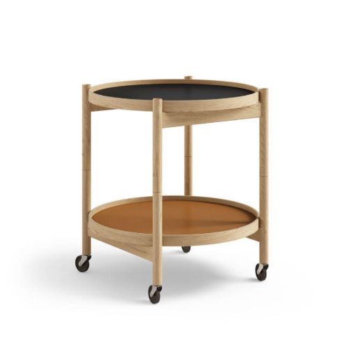 Brdr. Krüger Bølling Tabletttisch mit 2 Tabletts Ø: 50 cm – Geölte Eiche/Cognac und Schwarz