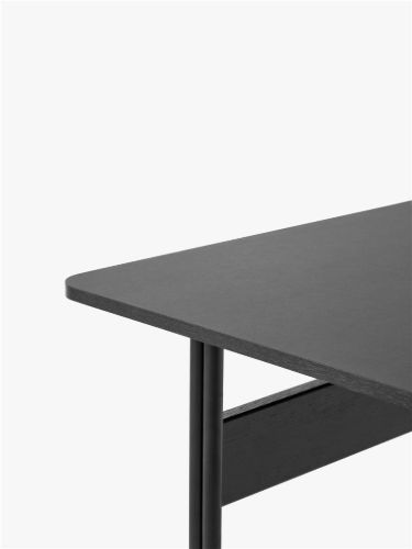 &Tradition Pavilion Schreibtisch AV16 130 x 65 cm – Linoleum Schwarz 4023/Schwarze Eiche/Schwarze Beine