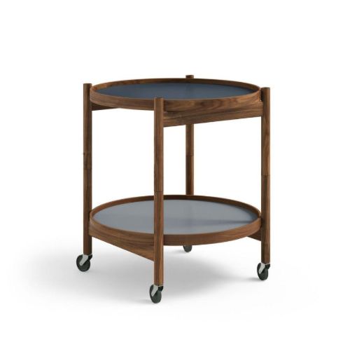 Brdr. Krüger Bølling Tabletttisch mit 2 Tabletts Ø: 50 cm – Geölter Walnuss/Wasser VORBESTELLUNG: FRÜHLING 2023