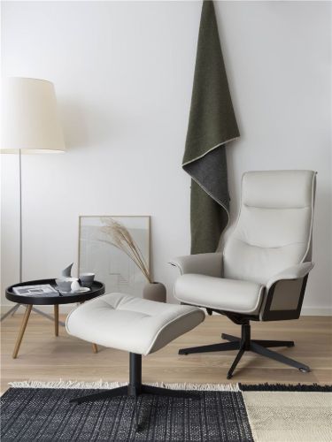 IMG Comfort Luxor M Sessel mit Fußhocker SH: 45 cm – Prime 301 Schwarz/Schwarzer Stahl
