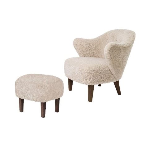 Audo Copenhagen Ingeborg Loungestol m. Fodskammel SH: 40 cm - Sheepskin Moonlight/Røget Eg
