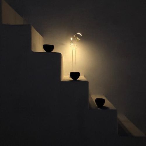 DCW Editions Mantis Boucle ToGo Tischleuchte LED H: 47 cm – Gebürstetes Messing