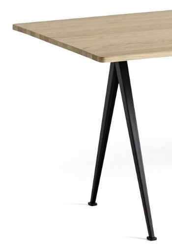 HAY Pyramide Tisch 02 250x85 cm – Schwarz pulverbeschichteter Stahl/matt lackierte Eiche
