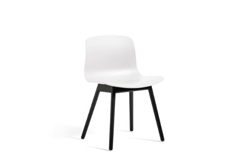 HAY AAC 12 About A Chair SH: 46 - Black Lacquered Solid Oak/White