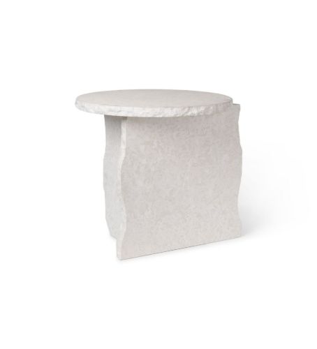 Ferm Living Mineral Skulpturaler Tisch Ø: 52 cm – Weißer Bianco Curia Marmor