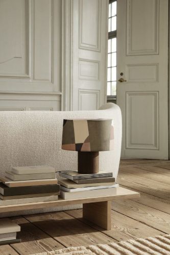 Ferm Living Kona Präsentationstisch 140x34 cm - Eiche natur