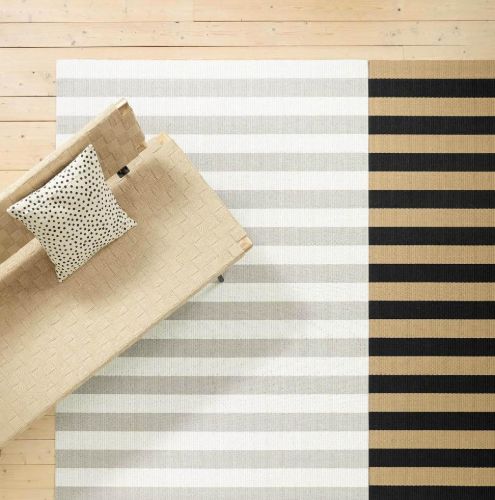 Woodnotes Big Stripe Teppich mit genähten Kanten 170 x 240 cm – Schwarz/Natur