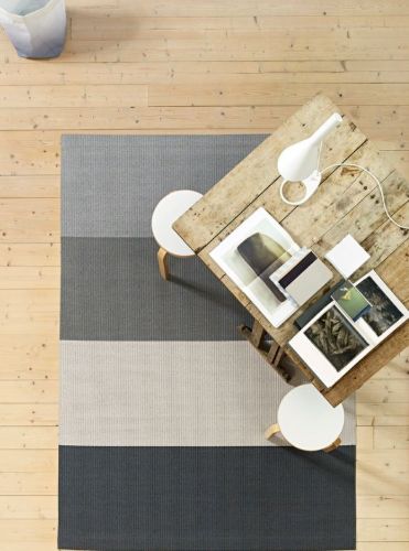 Woodnotes Fourways Teppich mit genähten Kanten 80 x 200 cm – Graphit/Stein
