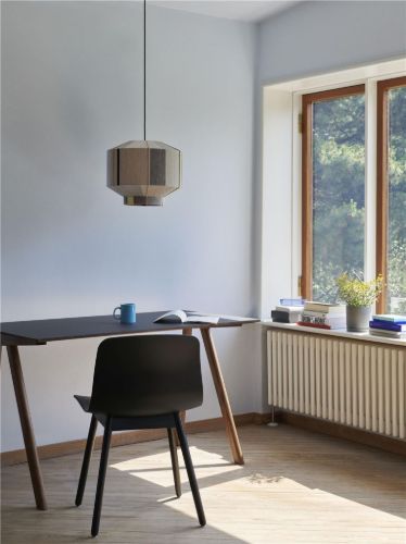 HAY AAC 12 About A Chair SH: 46 – Lackiertes massives Walnussholz/Soft Black