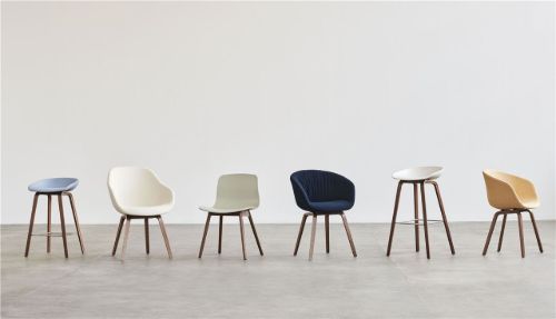 HAY AAC 12 About A Chair SH: 46 – Lackiertes massives Walnussholz/Grün