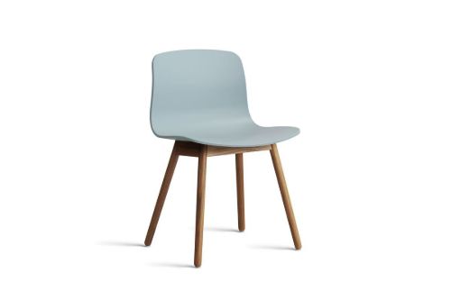 HAY AAC 12 About A Chair SH: 46 - Lacquered Solid Walnut/Dusty Blue