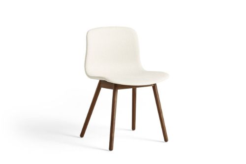 HAY AAC 13 About A Chair SH: 46 cm - Lacquered Solid Walnut/Olavi by HAY 01