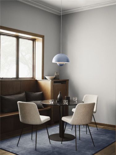 &Tradition In Between SK18 Esstisch Ø: 90 cm – Basis aus Bianco-Carrara-Marmor/Bronze