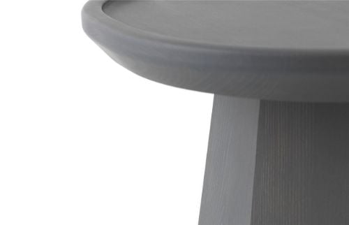 Normann Copenhagen Kieferntisch Klein H: 40,6 x Ø: 45 cm – Dunkelgrau