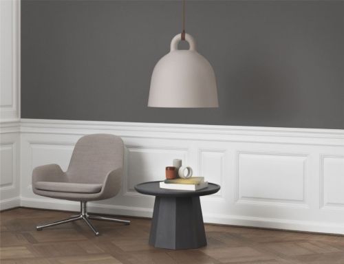 Normann Copenhagen Pine Table Large H: 44,6 x Ø: 65 cm – Dunkelgrau