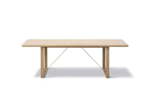 Fredericia Furniture 5367 BM67 Sofabord 140x55 cm - Lys Olieret Eg/Messing