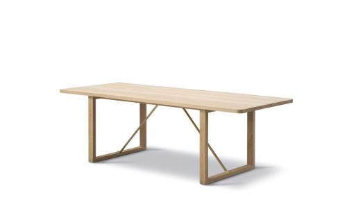 Fredericia Furniture 5367 BM67 Couchtisch 140 x 55 cm – Eiche hell geölt/Messing