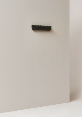 Form & Refine Echo Garderobe L: 40 cm – Schwarz