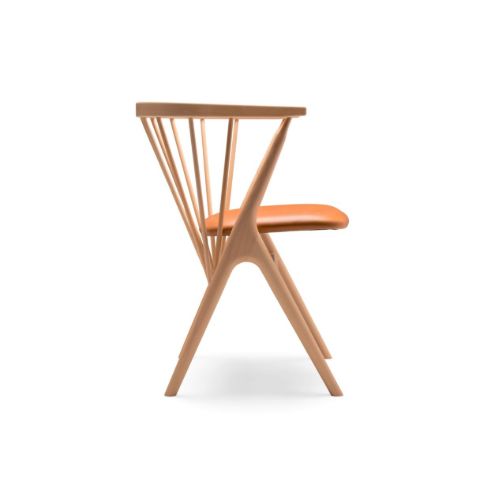 Sibast Furniture No 8 Dining SH: 45 cm – Buche weiß pigmentiert/Cognac