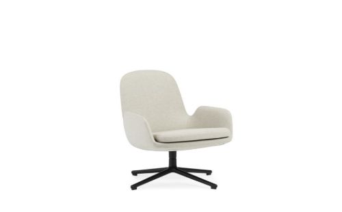 Normann Copenhagen Era Lounge Chair Niedriger Drehstuhl Schwarz Alu SH: 40 cm – Main Line Flax / MLF20 Upminster Sand
