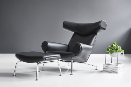 Fredericia Furniture Erik Jørgensen Wegner OX Ottoman H: 36 cm – Schwarzes Primo 88 Leder / Gebürstetes Chrom