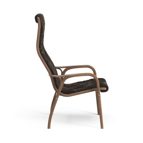 Swedese Lamino Sessel SH: 41 cm – Lackierter Walnuss/Schaffell-Espresso