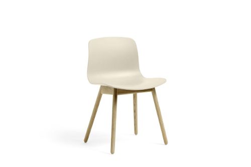 HAY AAC ECO 12 About A Chair SH: 46 cm - Lacquered Solid Oak/ECO Cream
