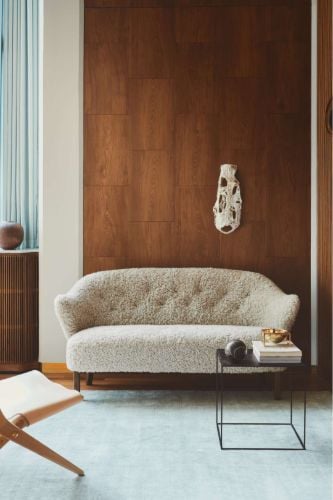 Audo Copenhagen Ingeborg 2,5 Pers. Sofa L: 160 cm - Schaffell Sahara/Eg