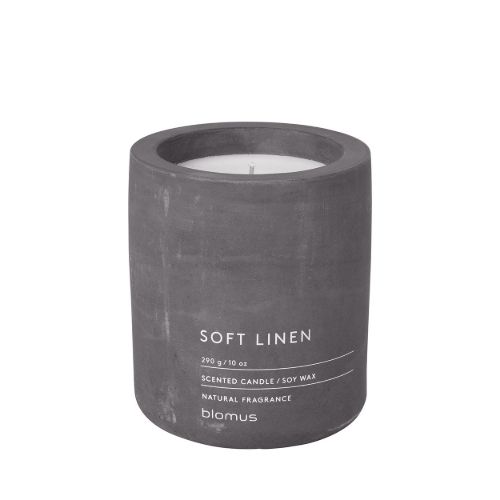 Blomus Fraga Scented Candle L Ø: 9 cm - Soft Linen/Magnet OUTLET