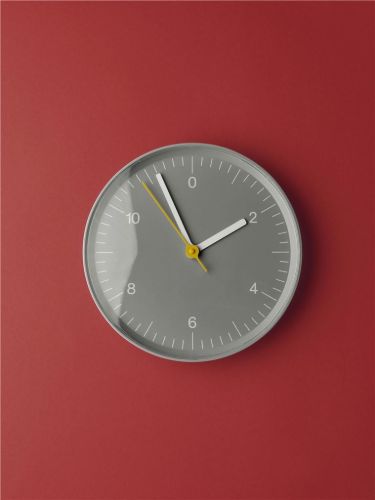 HAY Wanduhr Ø: 26,5 cm – Recyceltes Aluminium/Grau