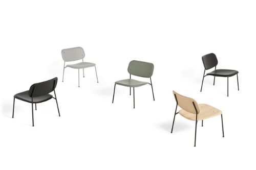 HAY Soft Edge 10 Lounge Chair SH: 40 cm – Dusty Green/Schwarz pulverbeschichteter Stahl