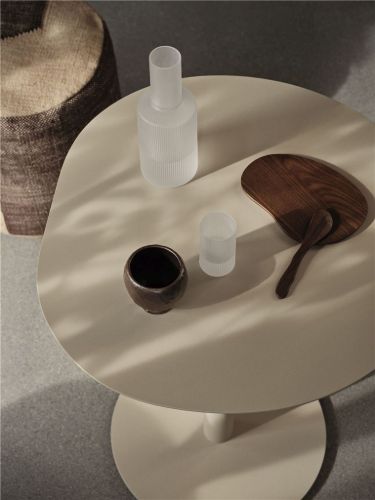 Ferm Living Pond Cafétisch Ø: 64 cm - Stahl/Kaschmir