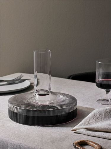 Ferm Living Ripple Weinkaraffe 1,1 L – Klar