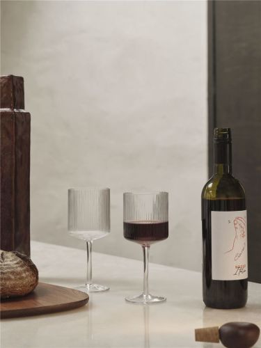 Ferm Living Ripple Rotweingläser H: 18,2 cm - 2er-Set - Klar 
