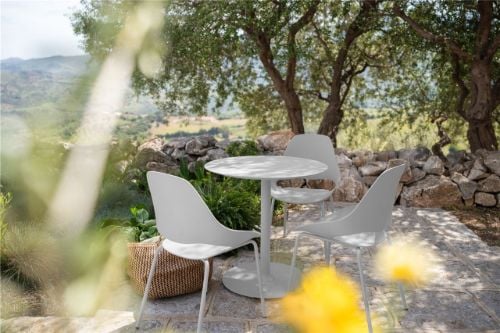 HOUE Falk Outdoor Esszimmerstuhl H: 83 cm - Weißes Aluminium/Gedämpftes Weiß